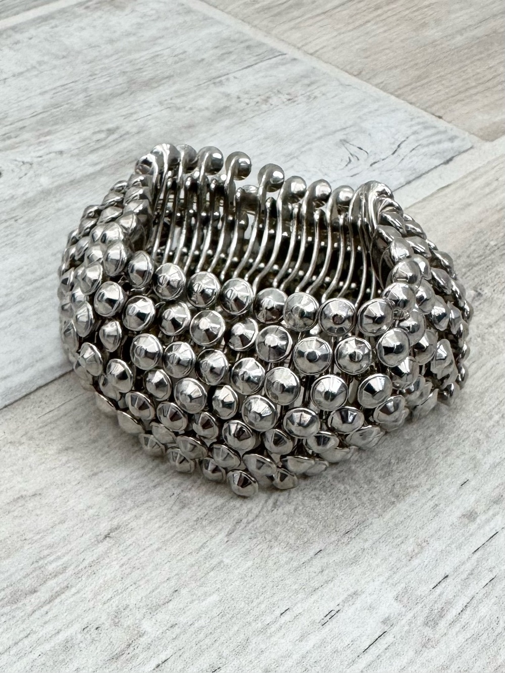 Turkish Style Silver Pebble Beveled Cluster Stretch Bracelet